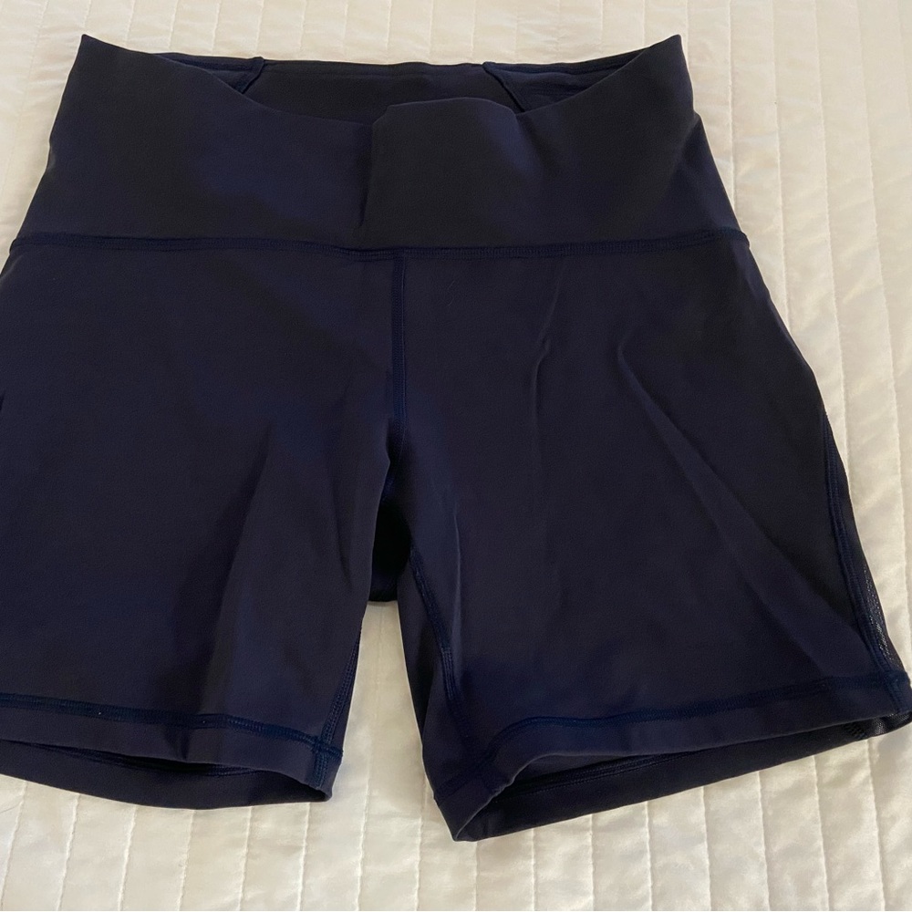 Lululemon Wunder Train 4inch Shorts (1 of 3)